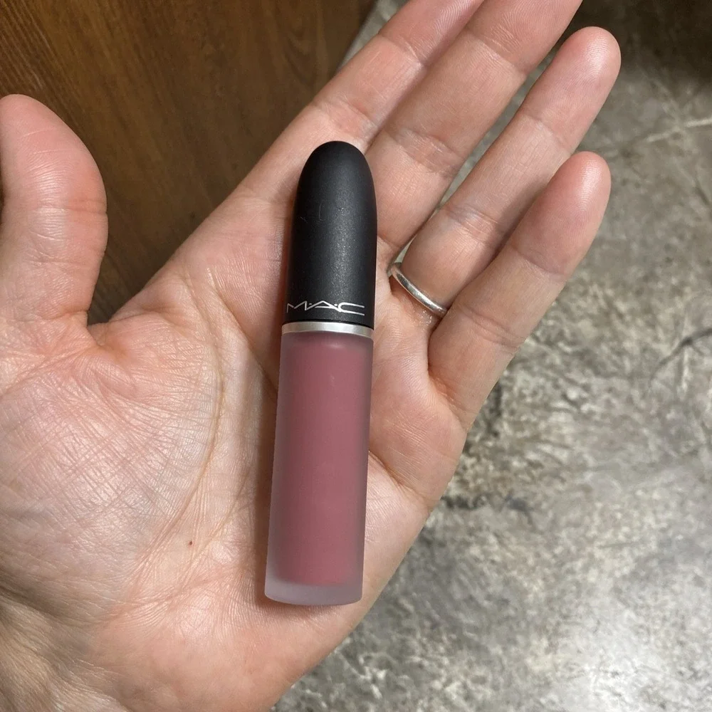 MAC Powder Kiss Liquid Lip Color Lipcolour Co Co Coral Coco‎ Coral Co-Co Coral